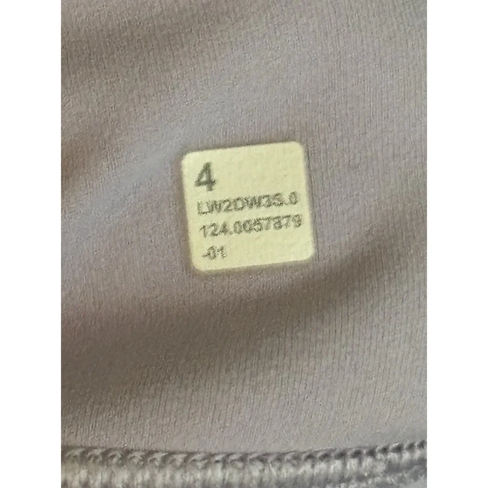 Lilac Lululemon Align V-Neck Bra Light Support A/B Cup Size 4 Square Dot EUC
